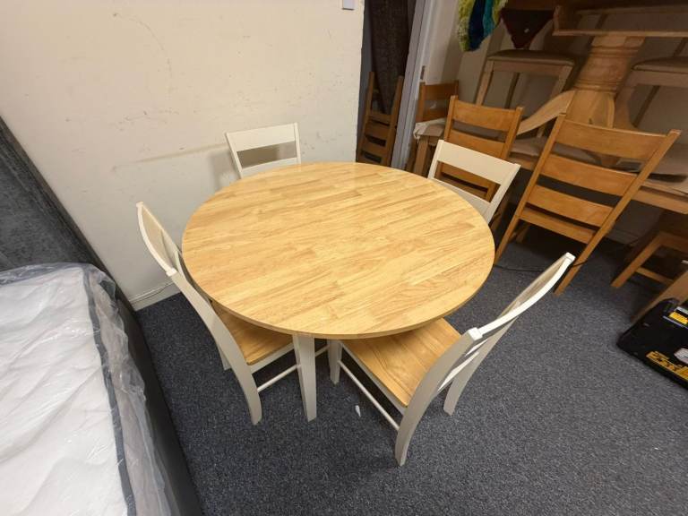 Round oak and white wood dining room table and 4 chairs £125