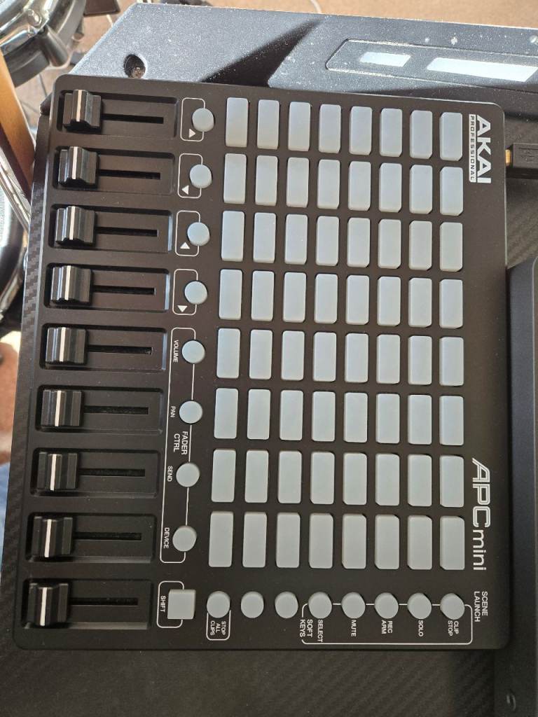AKAI APC MINI MK1