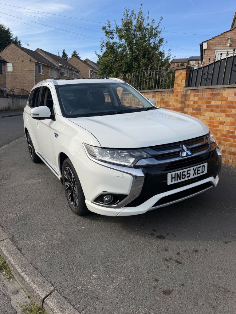 Mitsubishi, OUTLANDER, Estate, 2015, Other, 1998 (cc), 5 doors