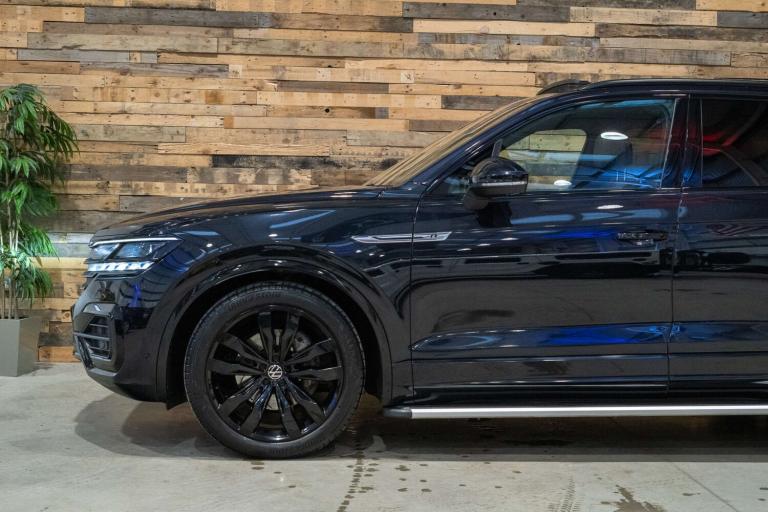 2021 Volkswagen Touareg 3.0 Touareg V6 Black Edition TDI Auto 4WD 5dr SUV Diesel Automatic