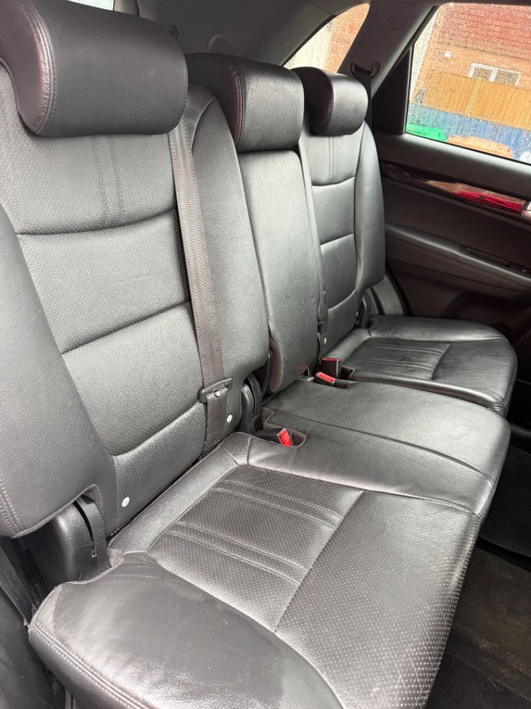 Kia Sorento 7 sits 
