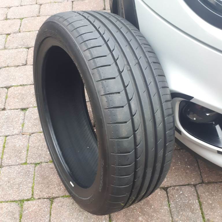 1× tyre 205 45 17 - 6mm tread. 