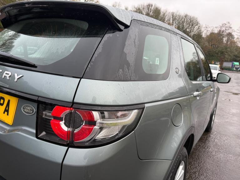 2017 Land Rover Discovery Sport 2.0 TD4 180 SE Tech 5dr Auto ESTATE Diesel Automatic