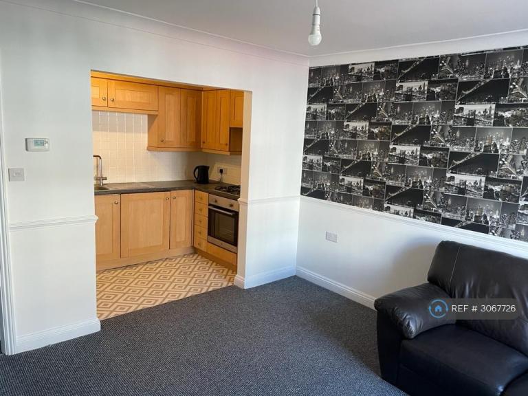 1 bedroom flat in Ermine Street, Huntingdon, PE29 (1 bed) (#3067726)