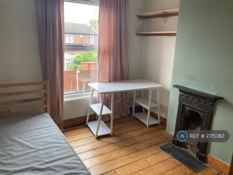 1 bedroom in Lamcote Grove, Nottingham, NG2 (#2715382)