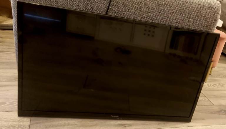 Panasonic Flat Screen TV – Excellent Condition