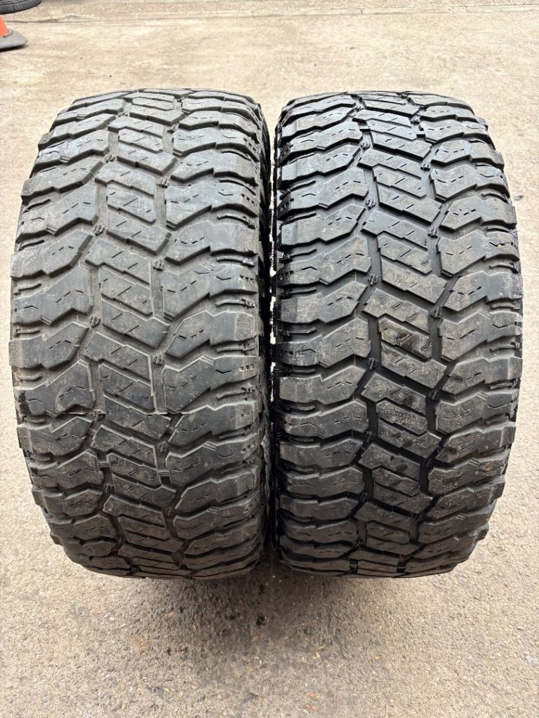 2x 285/60/18 118/115Q Renegade Radar R/T+ 5mm Tread