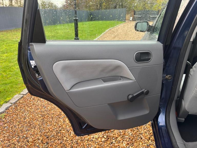 2002 Ford Fiesta 1.3 LX 5dr Petrol