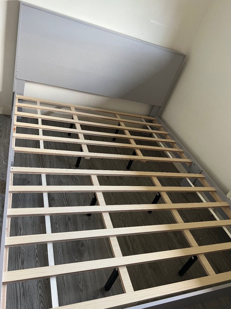 King size bed 