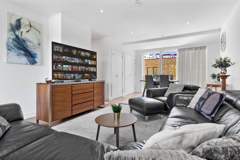 High-end AIRBNB and PROPERTY PHOTOGRAPHER (Affordable & Professional) *All London areas*