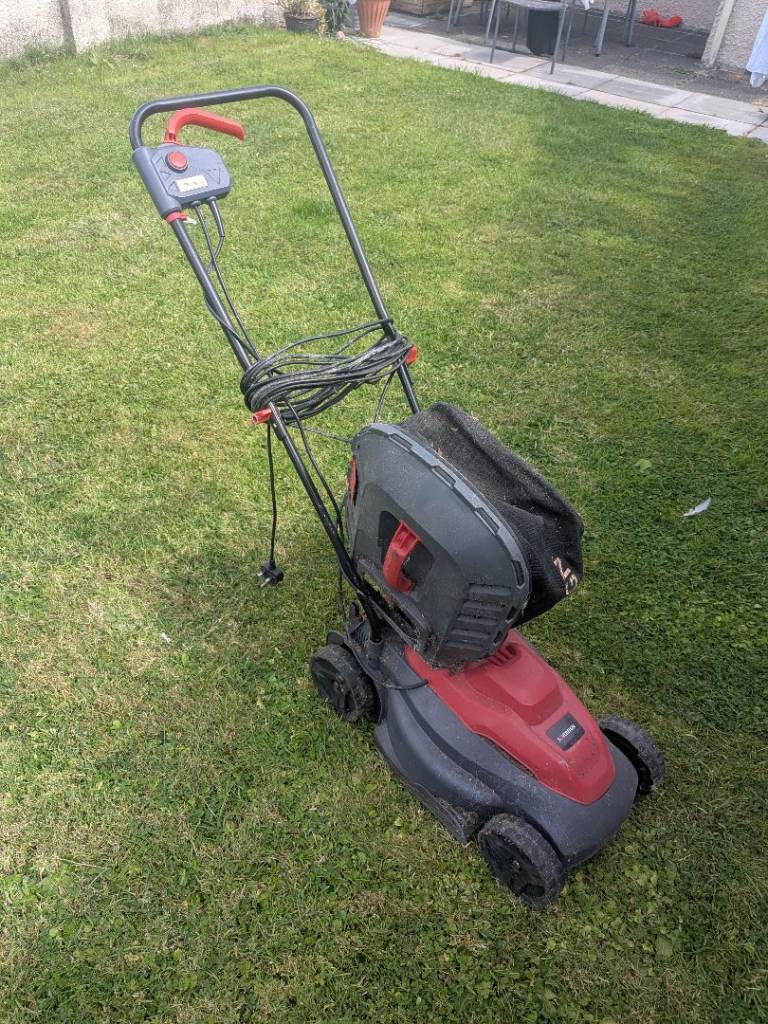 Electric Lawn Mower with Grass Box – Good Condition
