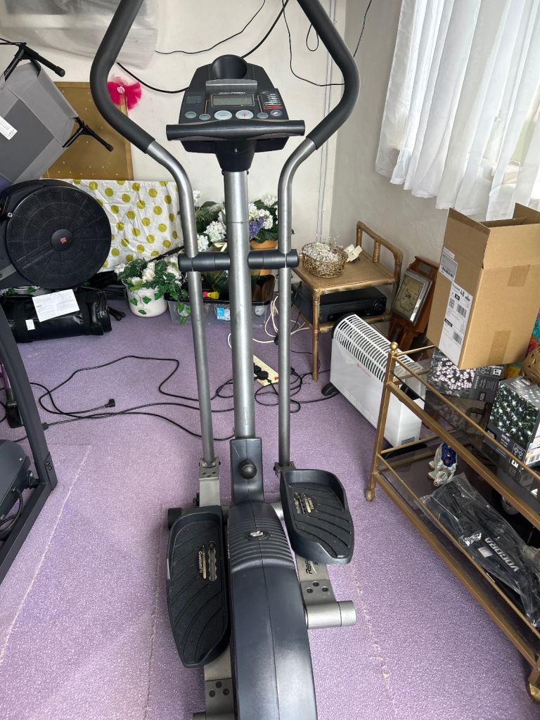 Cross trainer