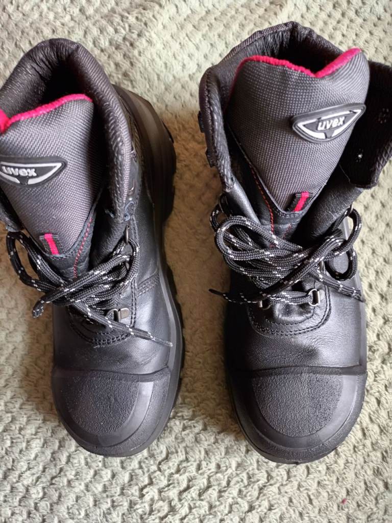 Uvex Safety Boots - Black, Size UK 9