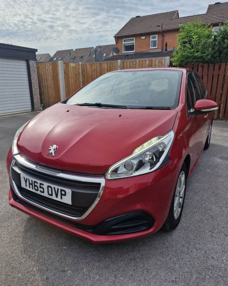 Peugeot, 208, Hatchback, 2015, Semi-Auto, 1199 (cc), 5 doors