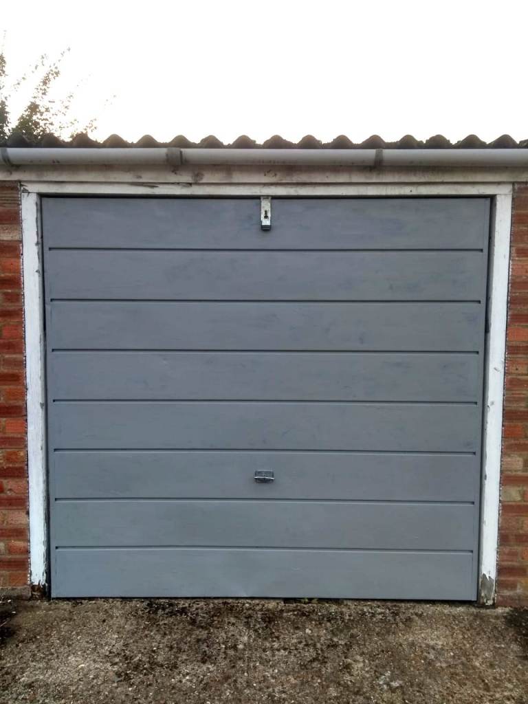 Garage to let in residential area of North Cambridge
