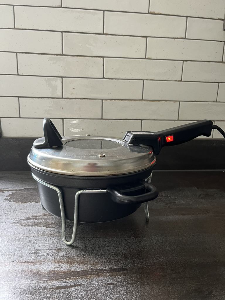 Ramoska electric countertop cooker oven 