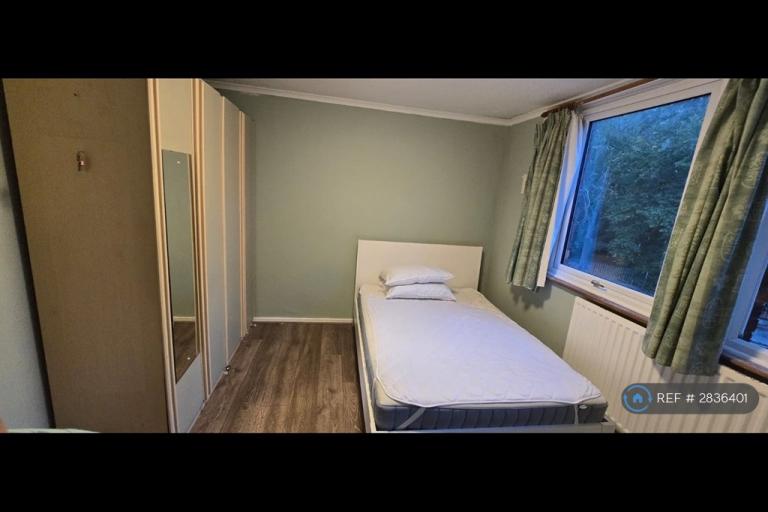 4 bedroom house in Silver Street, London, N18 (4 bed) (#2836401)