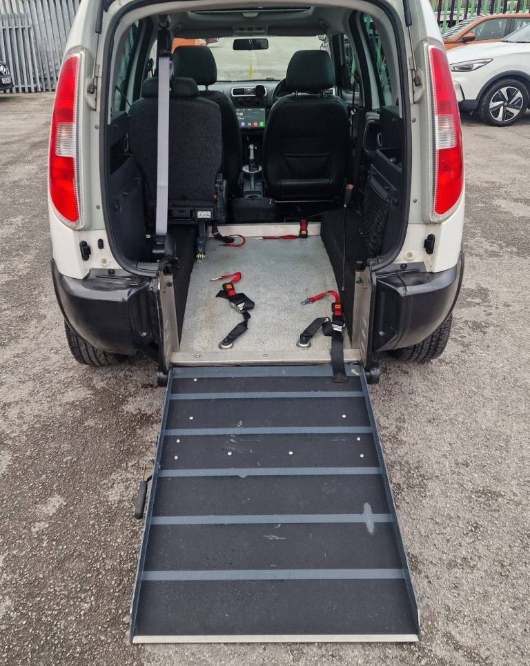 2010 SKODA ROOMSTER 1.6 16V SCOUT MPV 5DR PETROL TIPTRONIC (185 G/KM, 105 BHP)