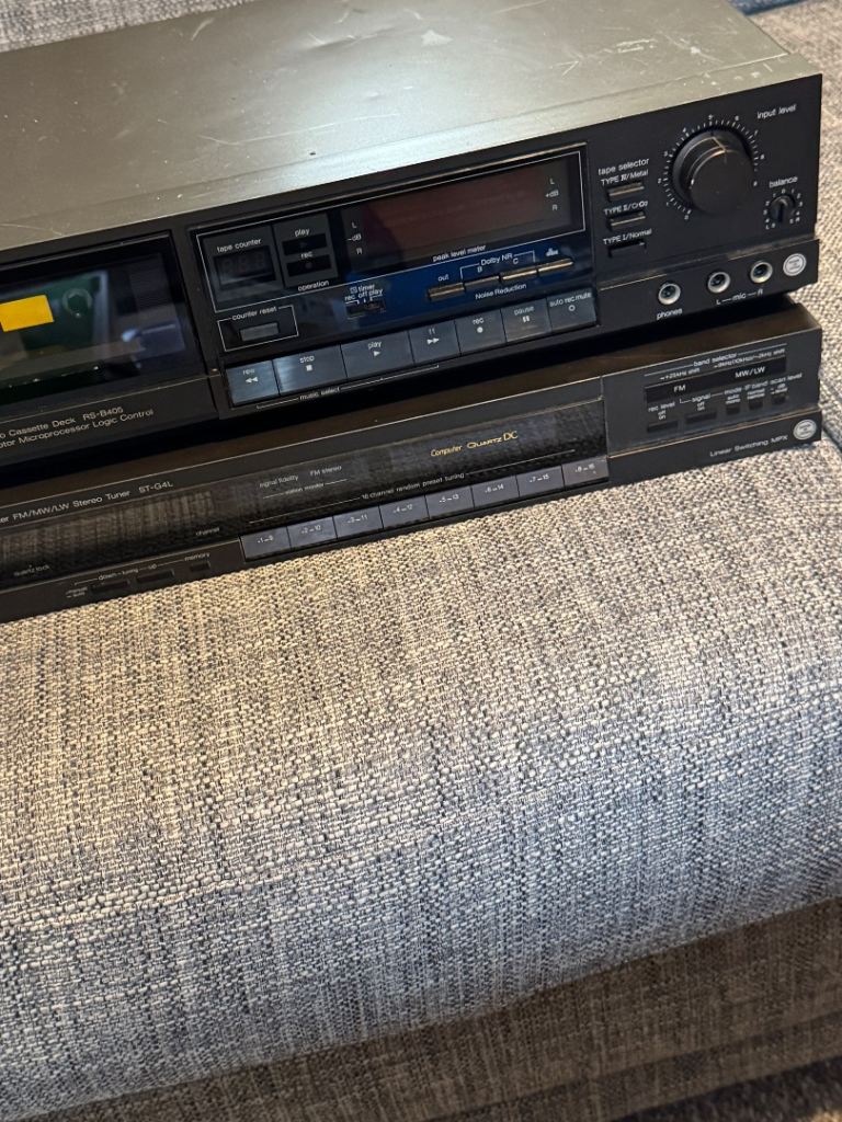 Technics ST-G4L Stereo Tuner and Technics RS-B405 Audio Cassette Deck. 