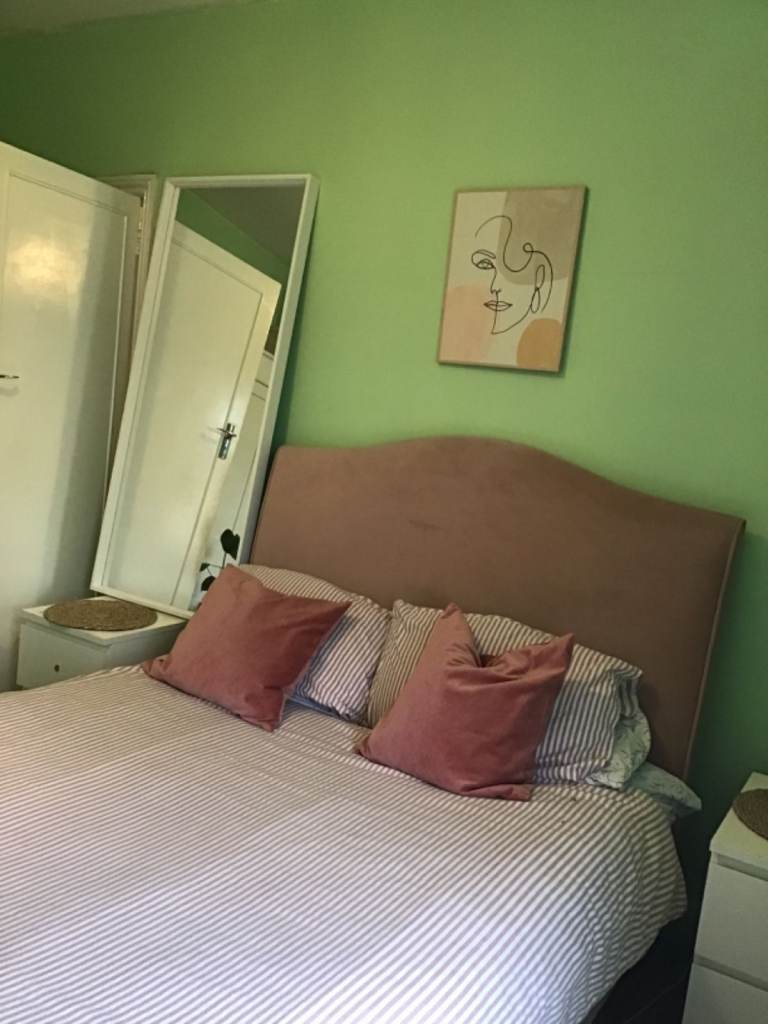 Double Room Available – Great Transport Links! PURLEY CR8