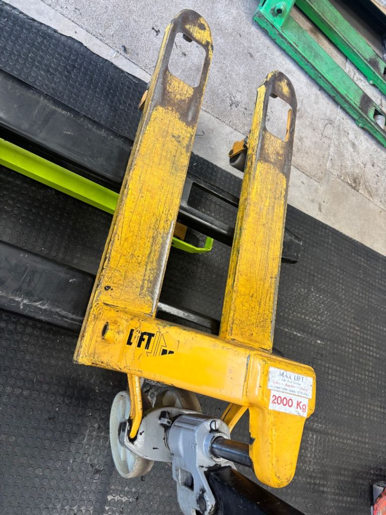 Hand pallet truck 
