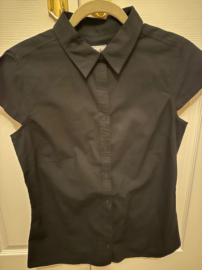 NEW Ladies size 12 short sleeve blouse with rearing horse embroidery