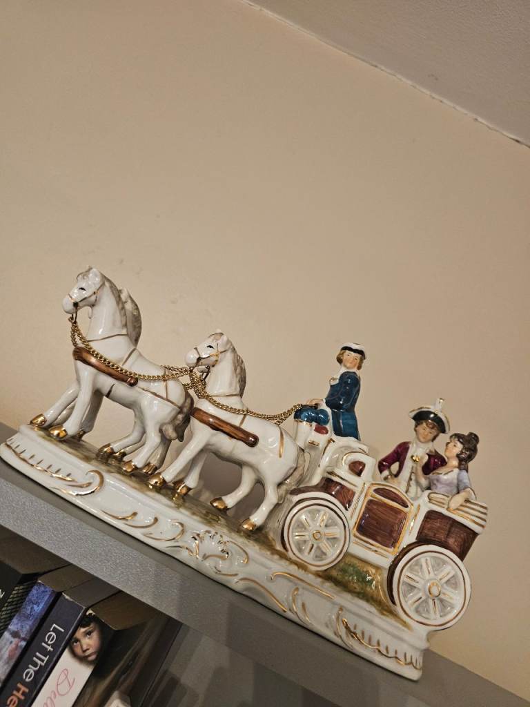 Vitage Horse & Carriage 