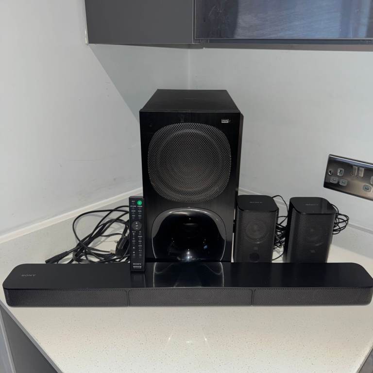 Sony HT-S20R 5.1 Surround Sound System – Sound Bar, Subwoofer & Rear Speakers with original remote