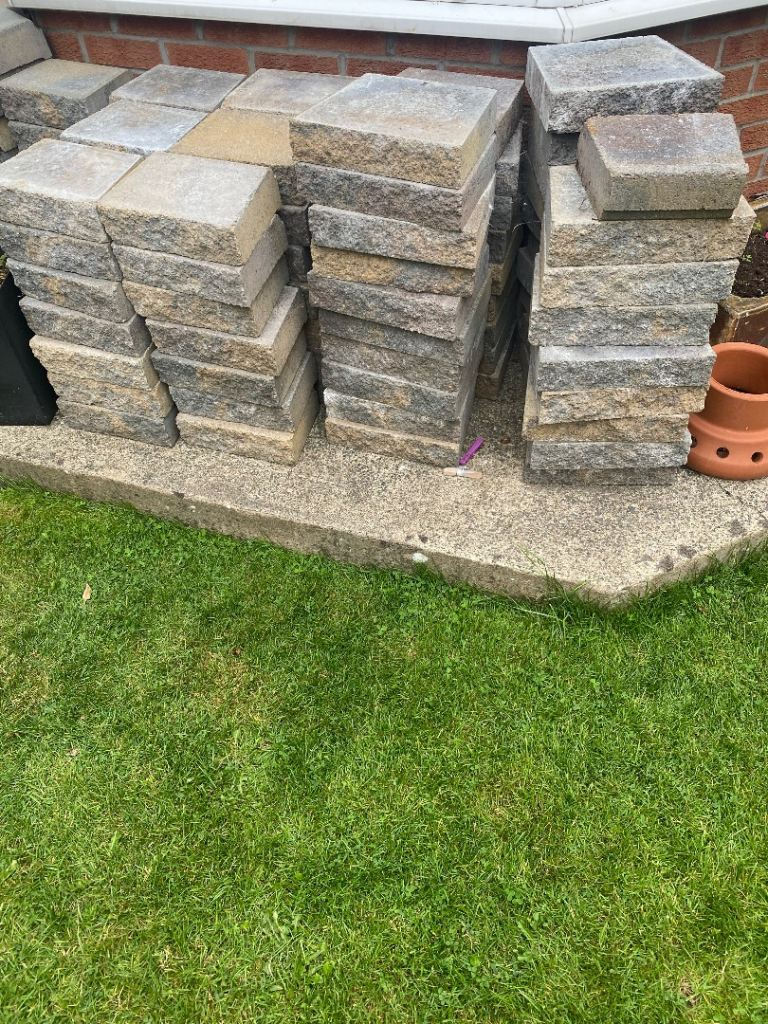 Tobermore Secura Lite Bracken walling and coping - great Condition