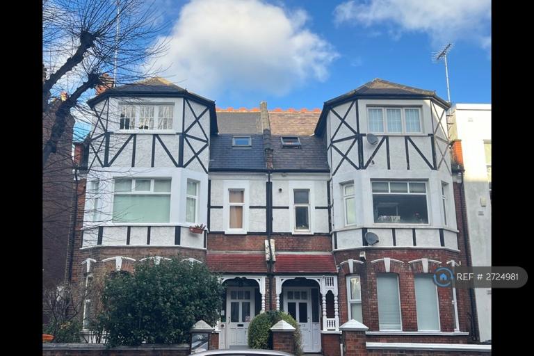 2 bedroom flat in Crouch Hall Road, London, N8 (2 bed) (#2724981)