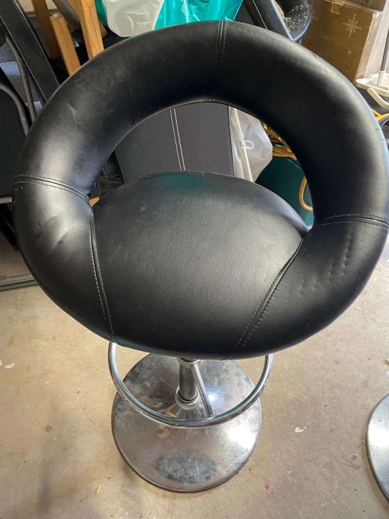Black Faux Leather Bar Stool – Good Condition