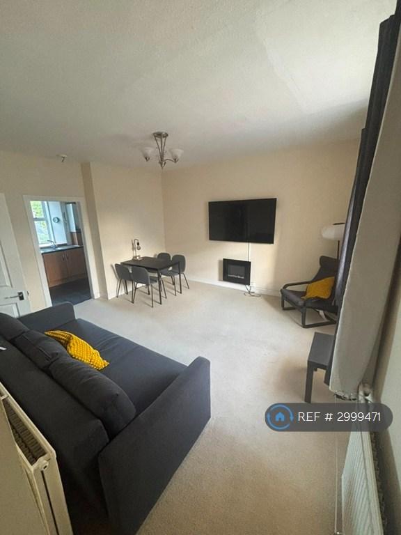 3 bedroom flat in Strathaven, Strathaven, ML10 (3 bed) (#2999471)