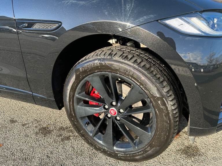 2023 Jaguar F-PACE 2.0L Diesel Santorini Black R Dynamic Black Edition