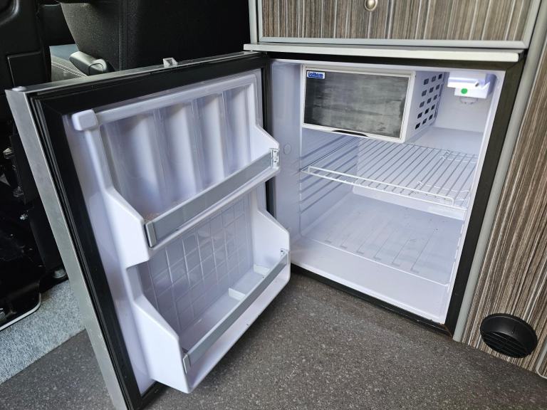 RENAULT TRAFIC 1.6 DCi SPORT LEISURE DRIVE FACTORY CONVERSION CAMPERVAN 2018 