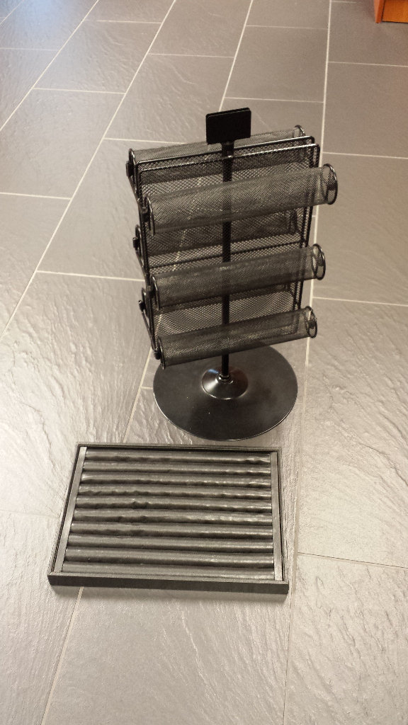 Metal bangle watch display stand rotating