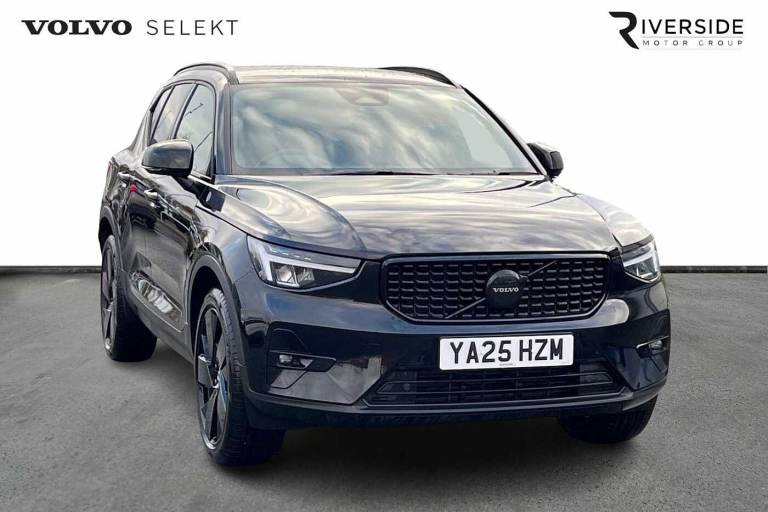 2025 Volvo XC40 Black Edition Plus, B3 Mild hybrid, Petrol Estate Petrol Automatic