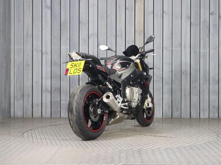 2016 11 BMW S 1000 R