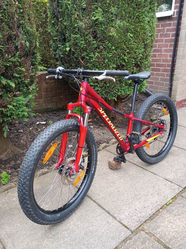 Specialized riprock 24" wide tyres disc brakes Childs mountain bike 