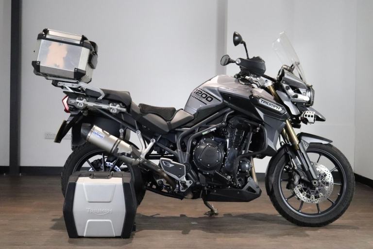 TRIUMPH TIGER EXPLORER 1200 SE 1215