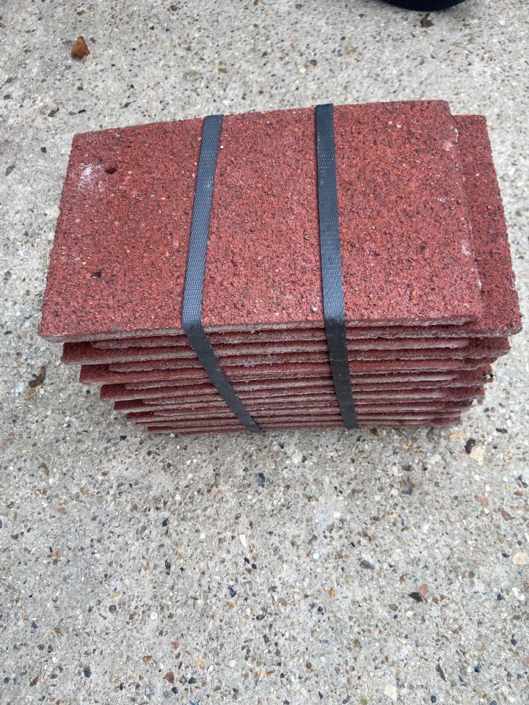 560No Redland Plain Roof Tiles - granular - Antique Red