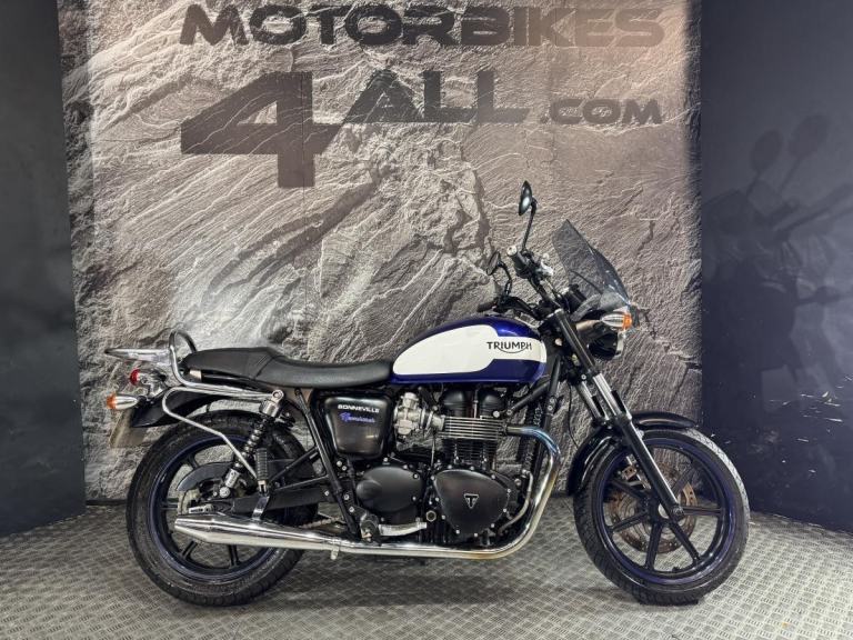 TRIUMPH BONNEVILLE NEWCHURCH 2015