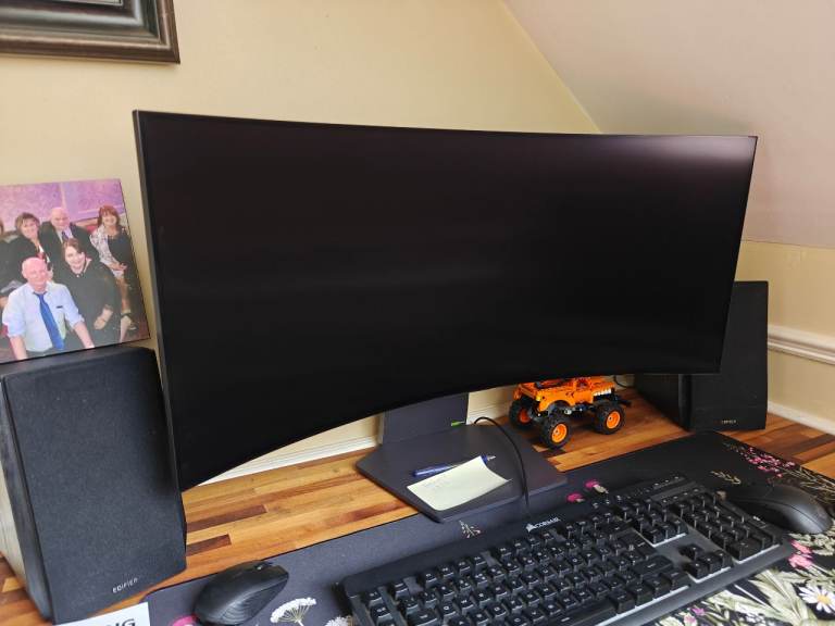 LG ULTRAGEAR 34GS95QE QUAD HD 34" CURVED OLED GAMING MONITOR