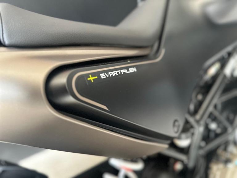 STUNNING ONE OWNER 2023/23 HUSQVARNA SVARTPILEN 401 MOTORYCYCLE