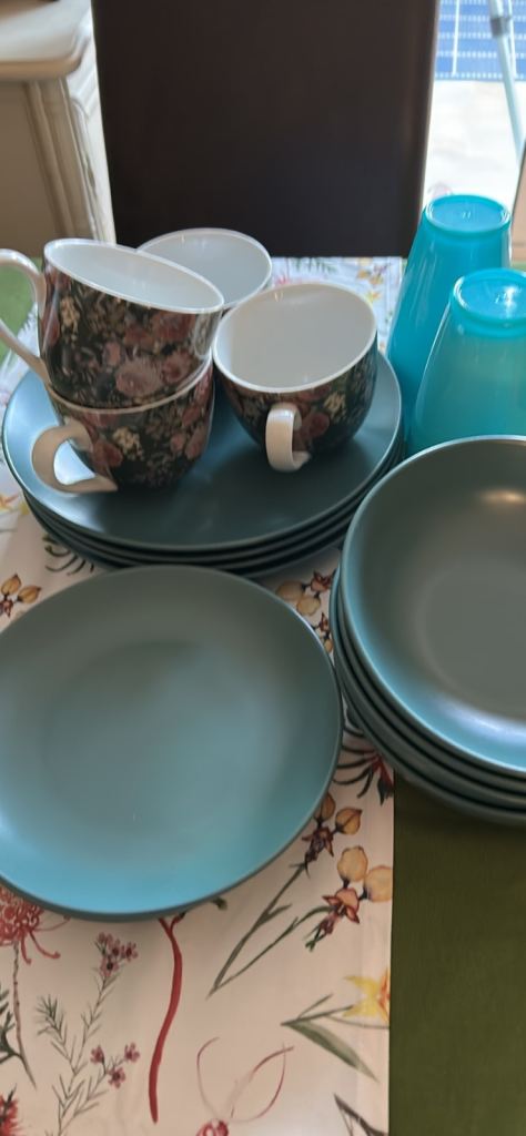 Dunelm & Sainsbury's Dinnerware Set – Good Condition
