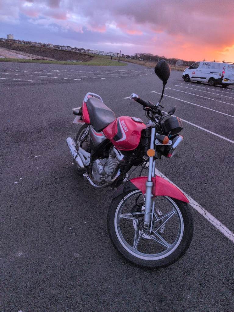 Suzuki, EN 125, 2004, 124 (cc)
