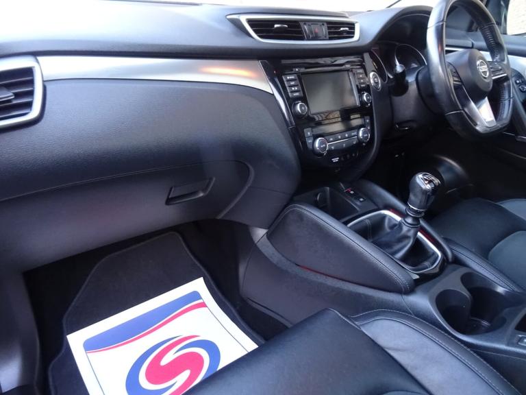 2019 Nissan Qashqai 1.3 DiG-T Tekna 5dr **LOW MILEAGE*ONLY 37000 MILES FROM NEW** HATCHBACK Petro...