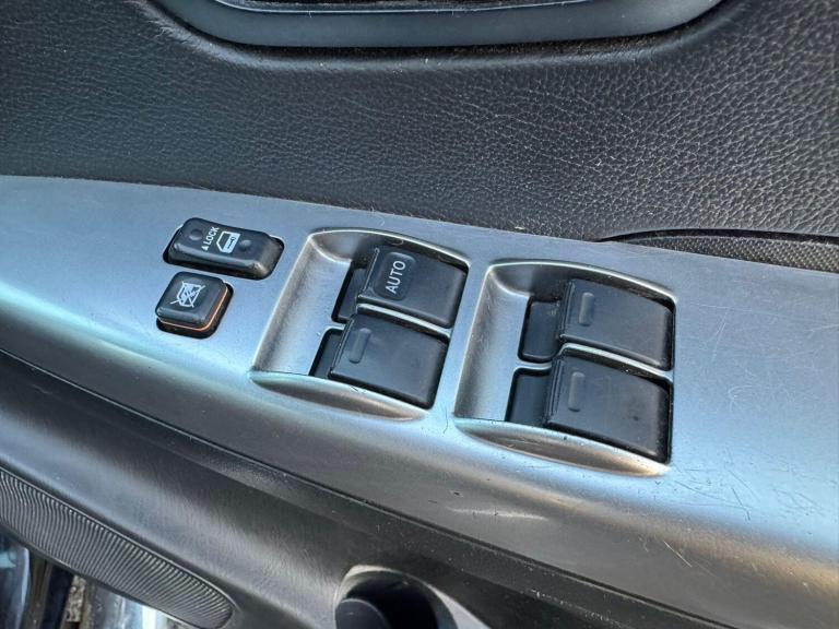 2015 Toyota Hilux Invincible D/Cab Pick Up 3.0 D-4D 4WD 171 Auto PICK UP DIESEL Automatic