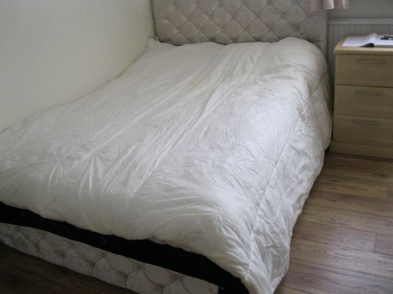 FREE 13.5 TOG KING SIZE DUVET TOTTENHAM N17 0NL