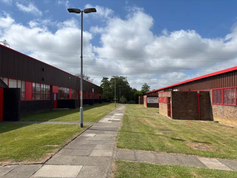 🚀 2,153 sq. ft. Industrial Unit – Motor Trade, Storage & Distribution Ready