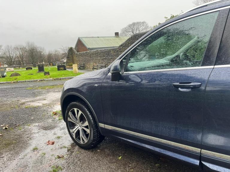 2014 Volkswagen Touareg 3.0 TDI V6 BlueMotion Tech R-Line Tiptronic 4WD Euro 5 (s/s) 5dr ESTATE D...